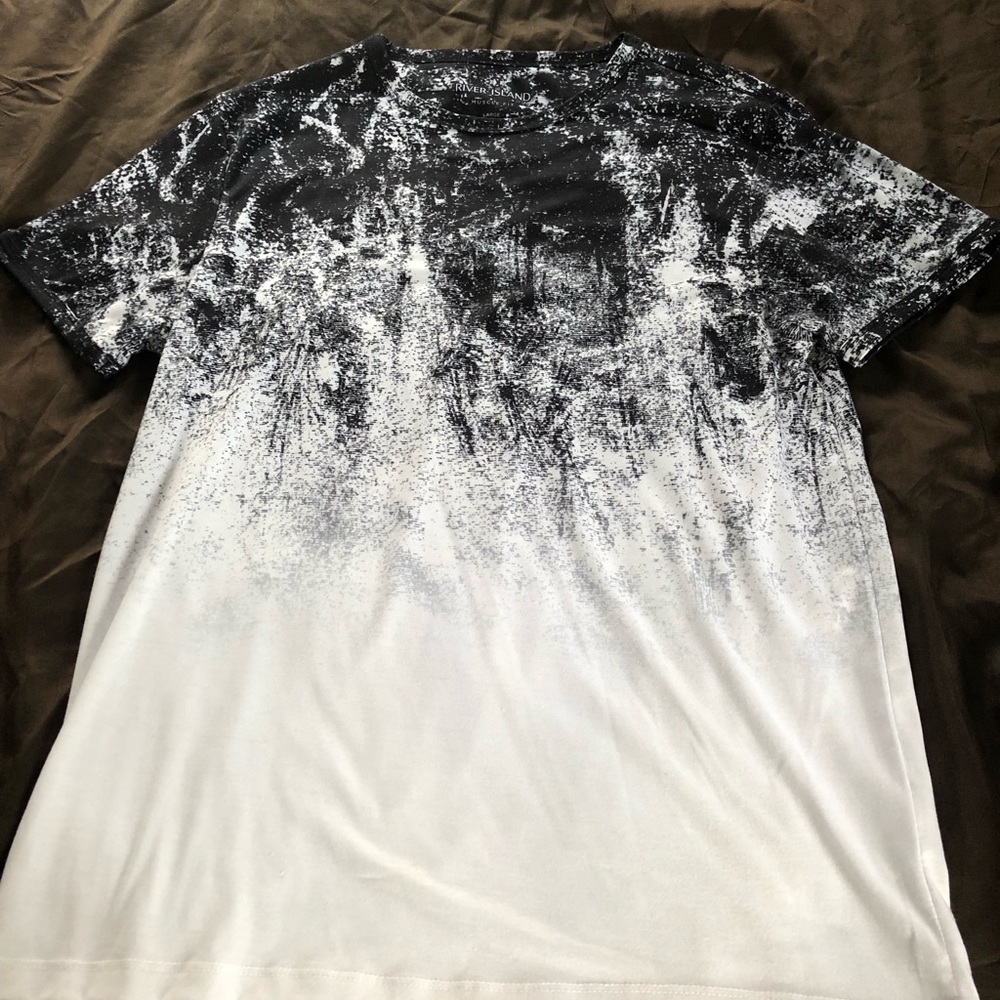 Men’s River Island muscle t-shirt.
